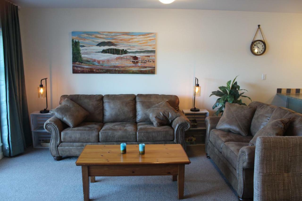Siennas Harbour House Apartamento Tofino Exterior foto
