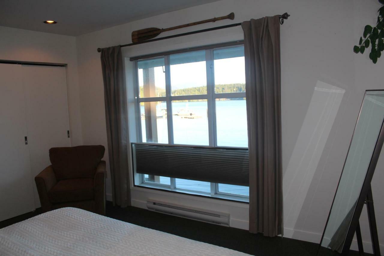 Siennas Harbour House Apartamento Tofino Exterior foto