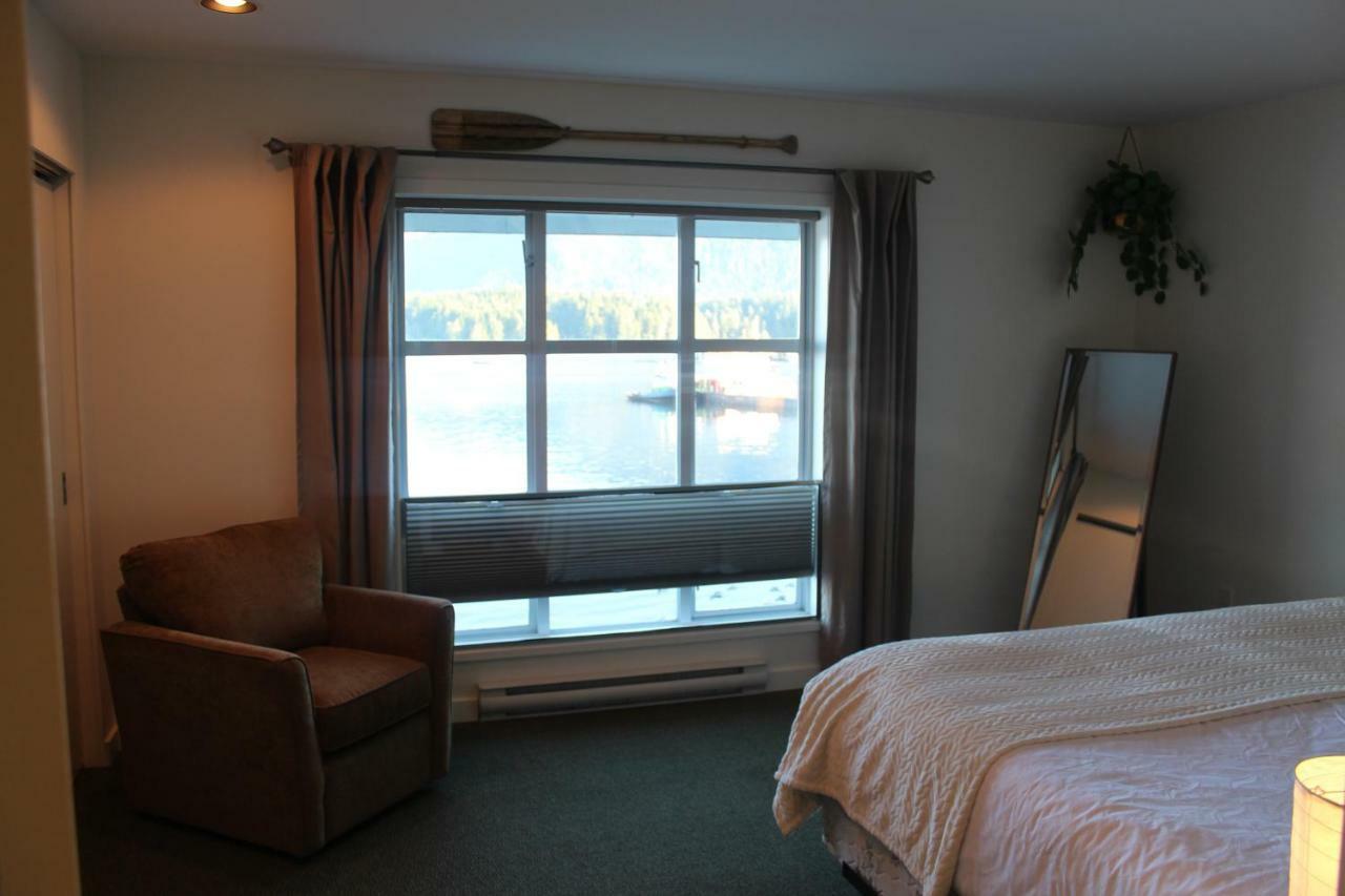 Siennas Harbour House Apartamento Tofino Exterior foto